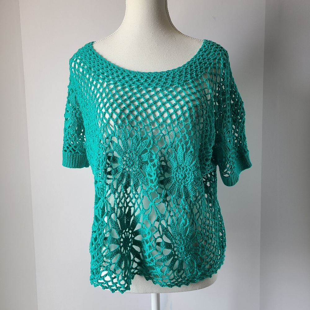 Vintage green crochet scoop-neck short sleeve blouse (PTP 22")